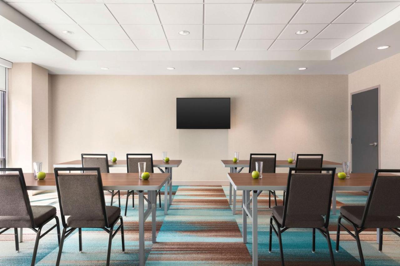 Home2 Suites By Hilton Milwaukee West West Allis Eksteriør bilde